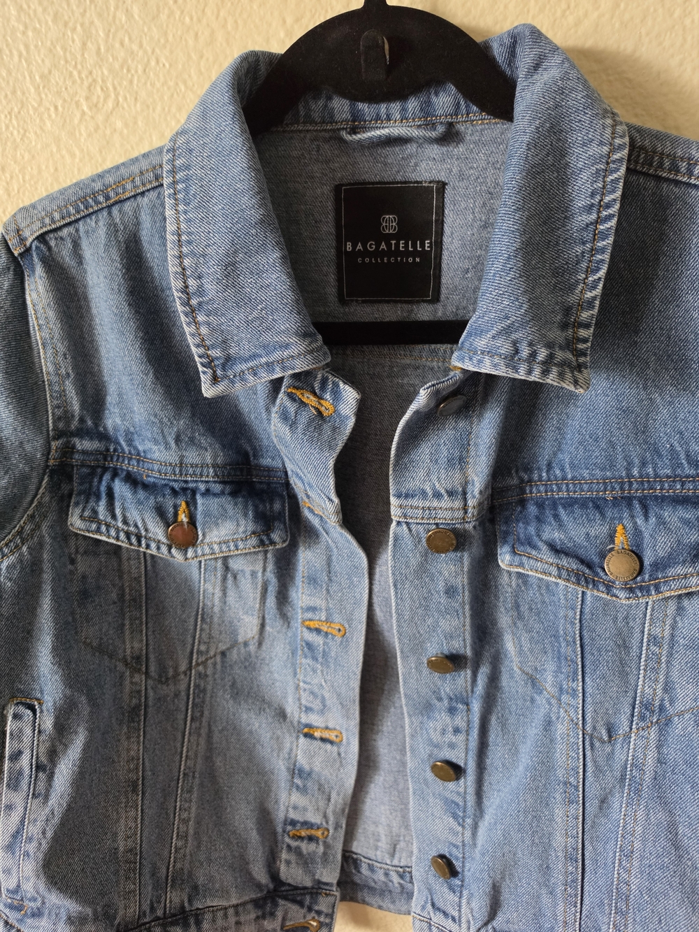 Bagatelle Collection Light Wash Denim Trucker Jacket Cropped Boho Medium